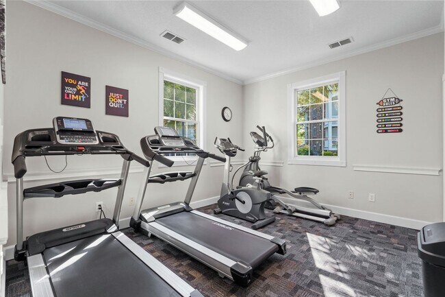 Building Photo - 686 Riverwalk Dr