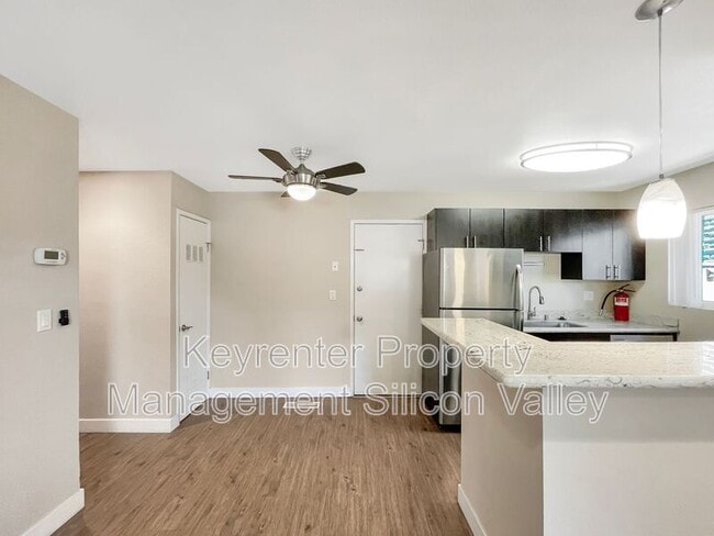 Building Photo - 139 Locksunart Way
