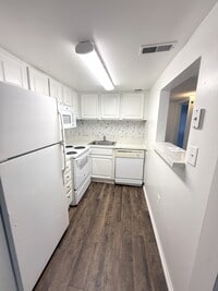 Building Photo - 2539 N Alafaya Trail