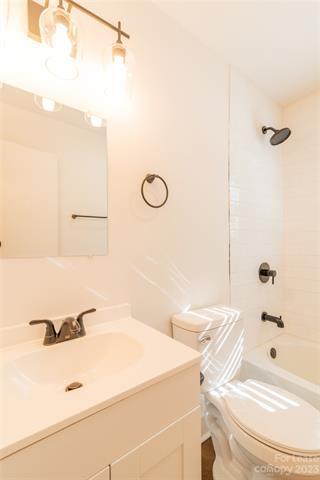 Building Photo - 929 Cantwell St