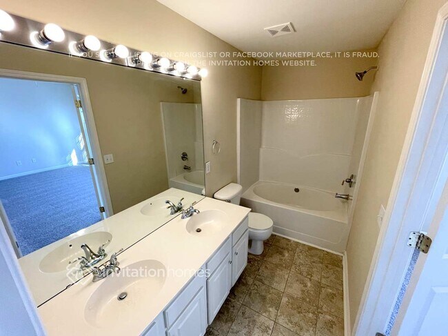 Building Photo - 2918 Duvalla Ave