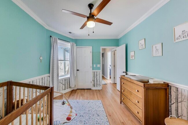 Building Photo - 5732 N Hermitage Ave