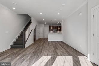 Building Photo - 45114 Kincora Dr