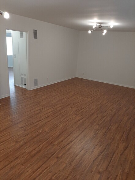 Building Photo - 14804 Dickens St