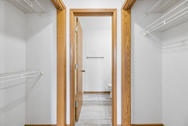 Building Photo - Downtown 2 bedroom Condo!