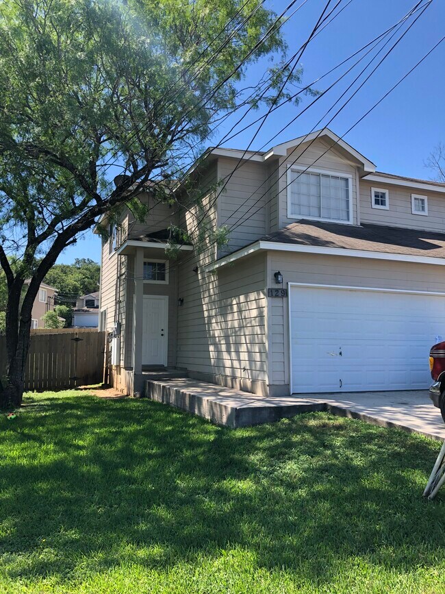 Building Photo - Cedargrove