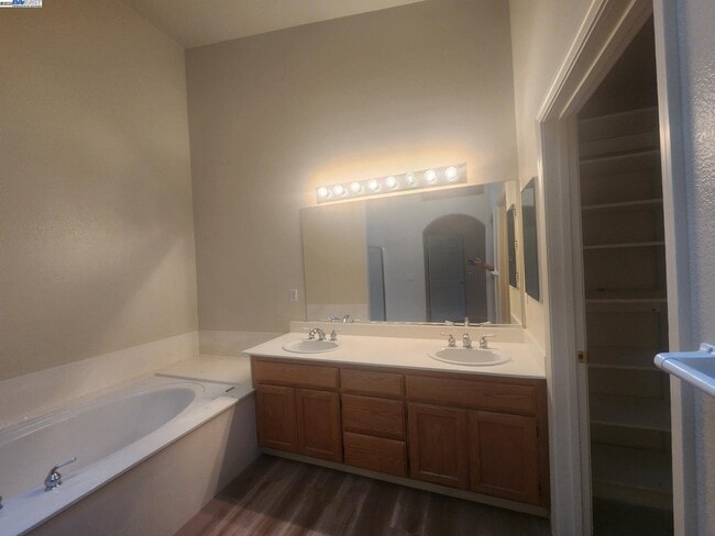 Building Photo - 1536 Corte Reina Common