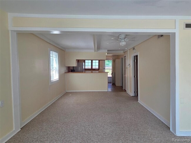 Building Photo - 6316 Oakdale Dr