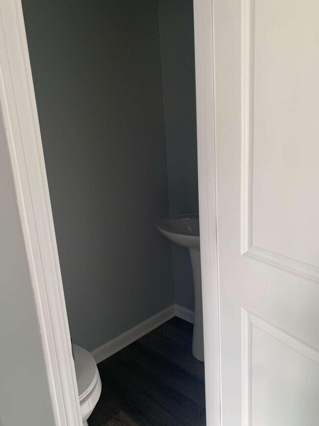 Building Photo - 2 Georgia Ave