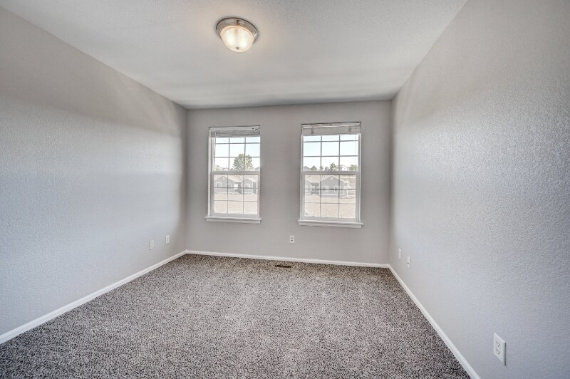 Building Photo - 431 Black Feather Loop