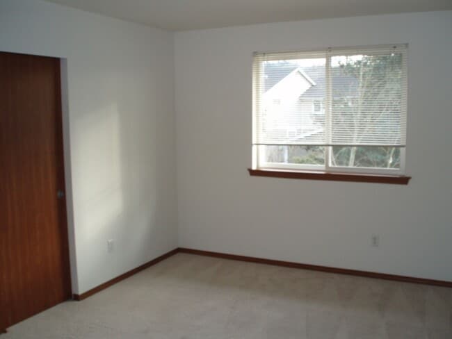 Building Photo - Hopkins - 1402