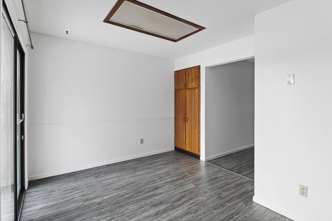 Building Photo - 1305 Christopher Cir