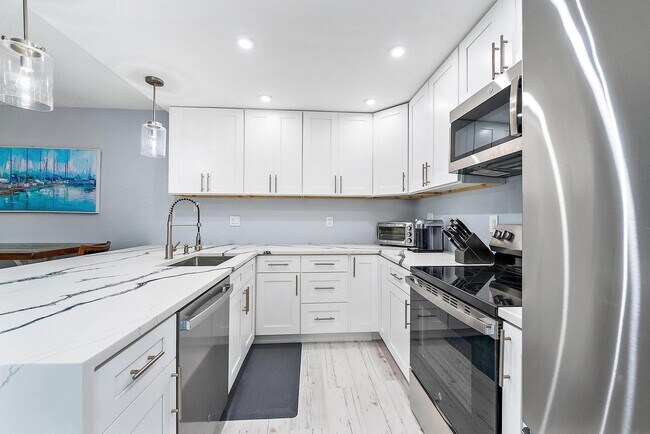 Building Photo - 2902 29th Ct