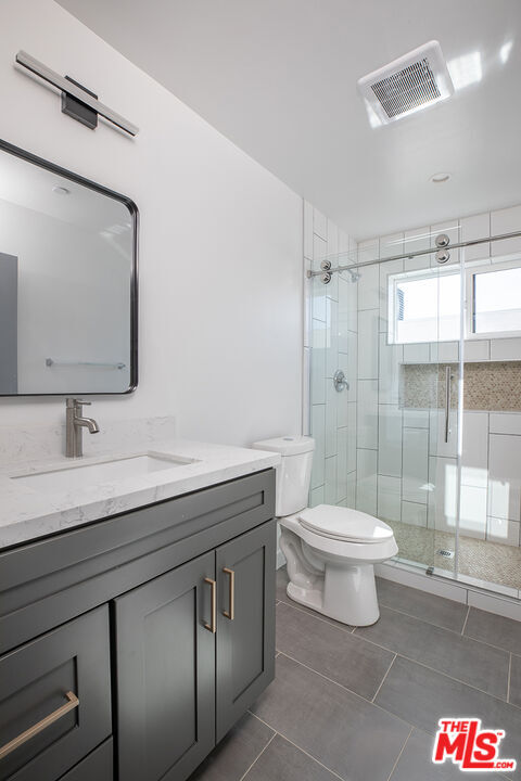 Building Photo - 1432-1432 W 9th St