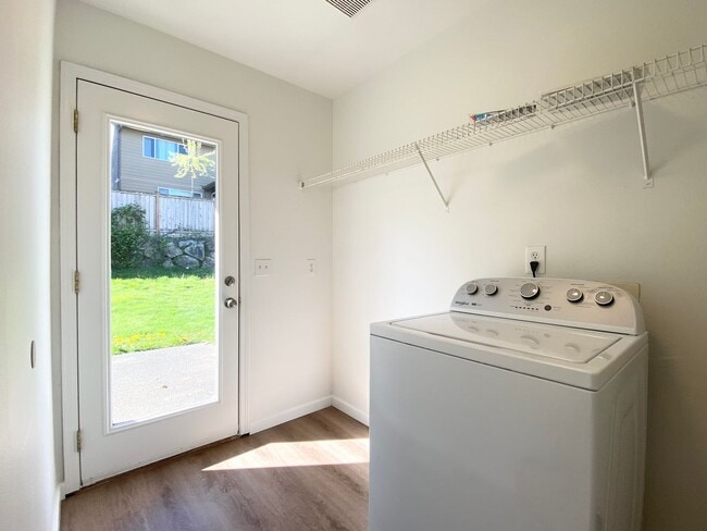 Building Photo - Fully renovated 4 bedroom Auburn Home