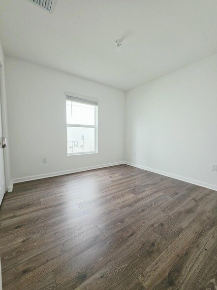 Building Photo - 5936 Mangrove Dr