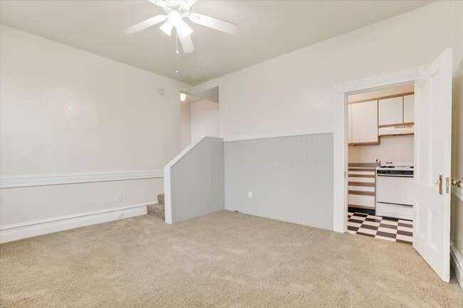 Building Photo - Cute and vintage 1/1 in Goose Hollow!