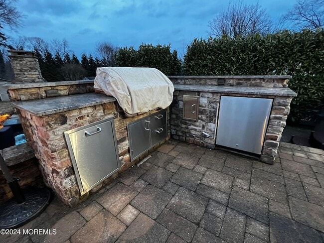 Building Photo - 499 W Park Ave