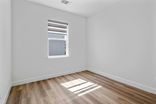 Building Photo - 2943 Neil Jerome Dr