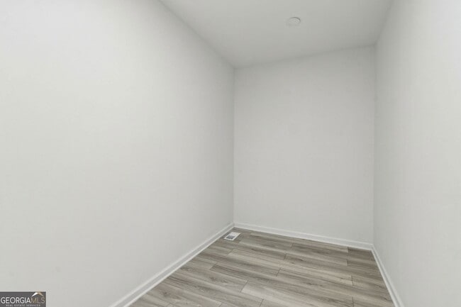 Building Photo - 597 Paper Mill Rd