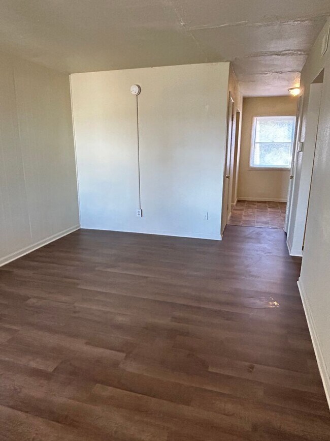 Building Photo - 3437 SW Brendan Ave