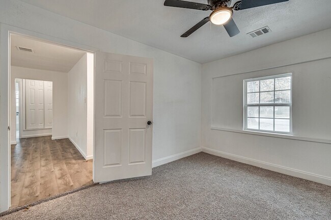 Building Photo - 2110 Aggie Dr