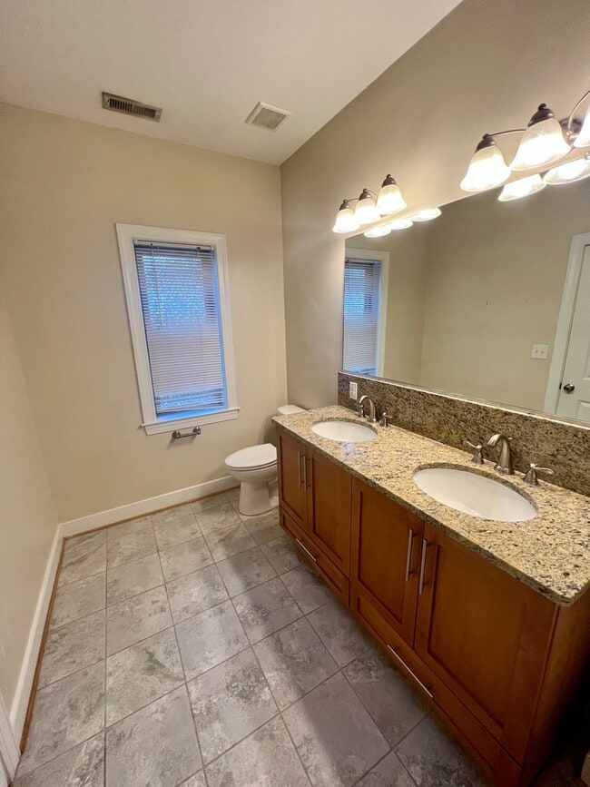 Building Photo - 3016 Patterson Ave