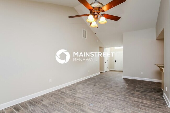 Building Photo - 4 Bedroom Pet-Friendly Home in Hoschton, GA with Main Street Renewal