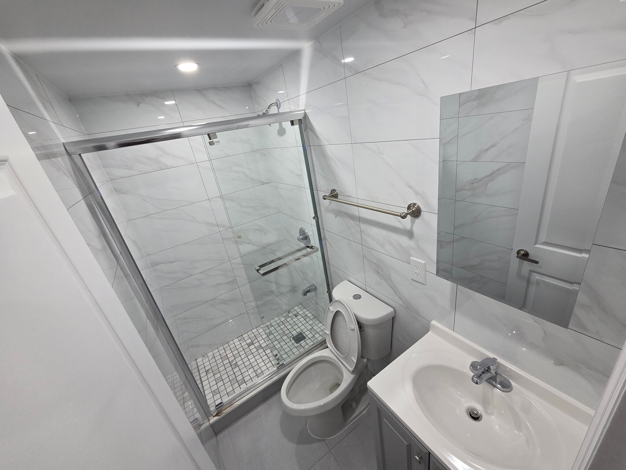 Building Photo - 3258 86th St