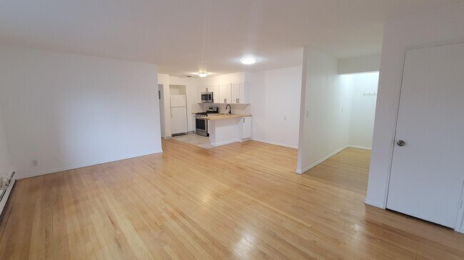 Building Photo - 204 Woodcliff Ave