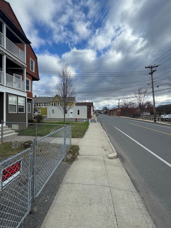 Building Photo - 664 Chicopee St