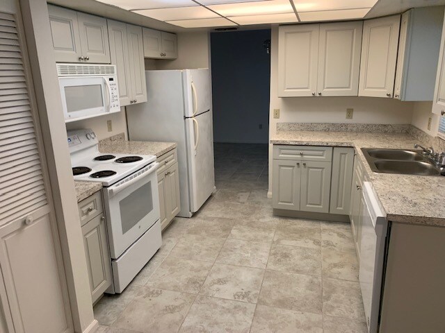 Building Photo - 2106 Darlington Oak Dr