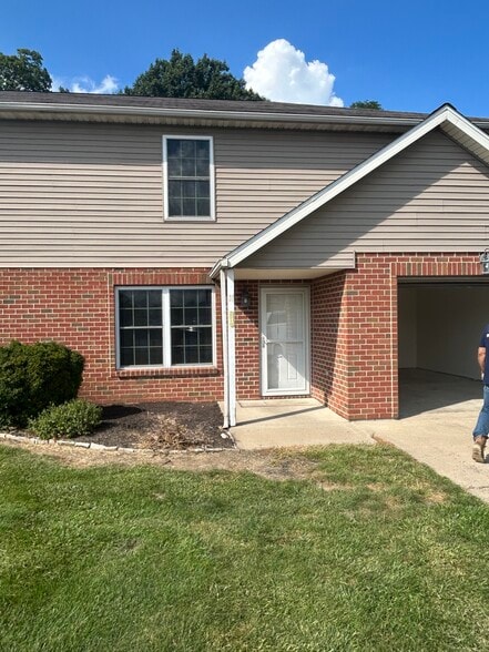Building Photo - 1400 Benbrandon Ct