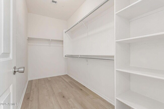 Building Photo - 15429 W Ventura St