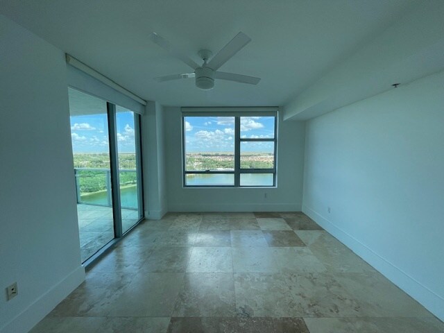 Building Photo - 2681 N Flamingo Rd
