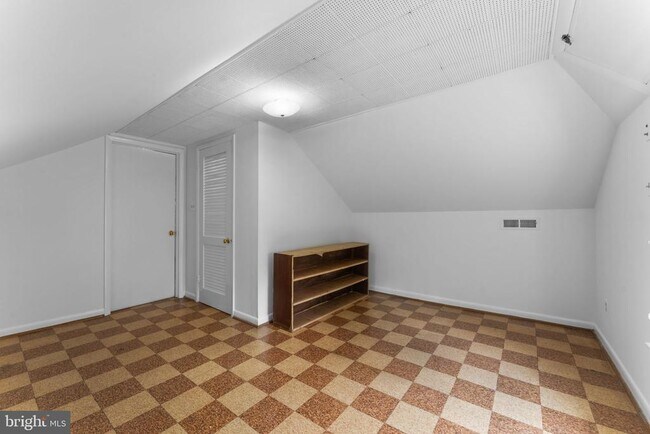 Building Photo - 10720 Norman Ave