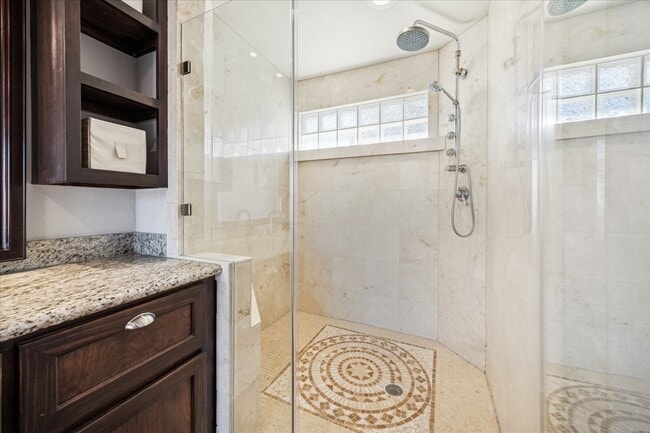 Building Photo - 825 Merrill St