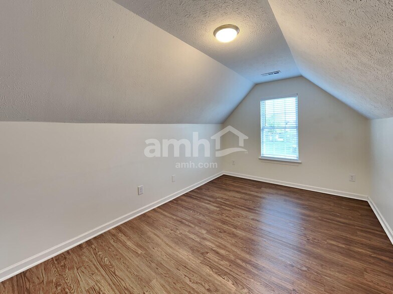 Building Photo - 4864 Ark Ln