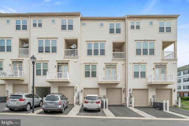 Building Photo - 7548 Brunson Cir