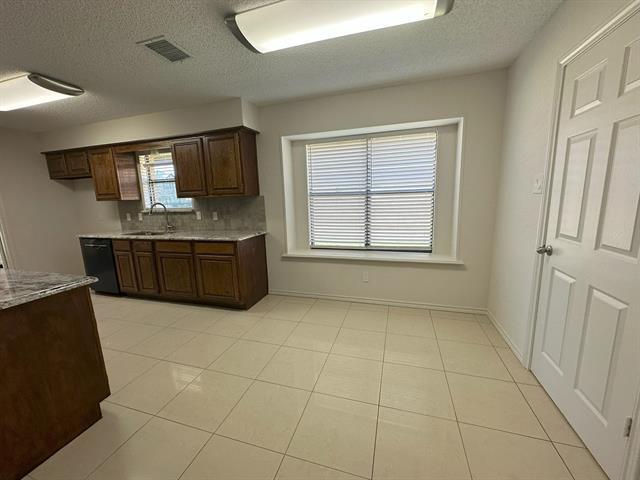 Building Photo - 2033 Espinosa Dr