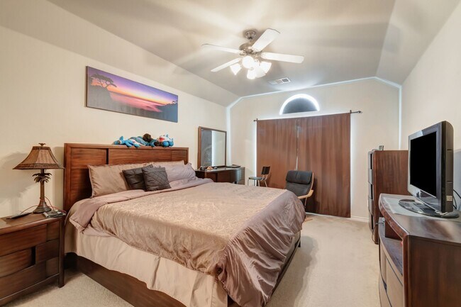 Building Photo - 5932 Desperado Dr