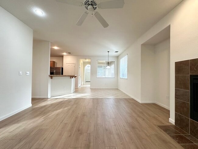 Building Photo - Spacious 3 bedroom 2 bath home in Rancho Cordova!!