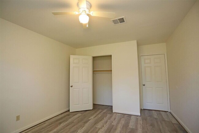 Building Photo - 5023 Monteith Dr