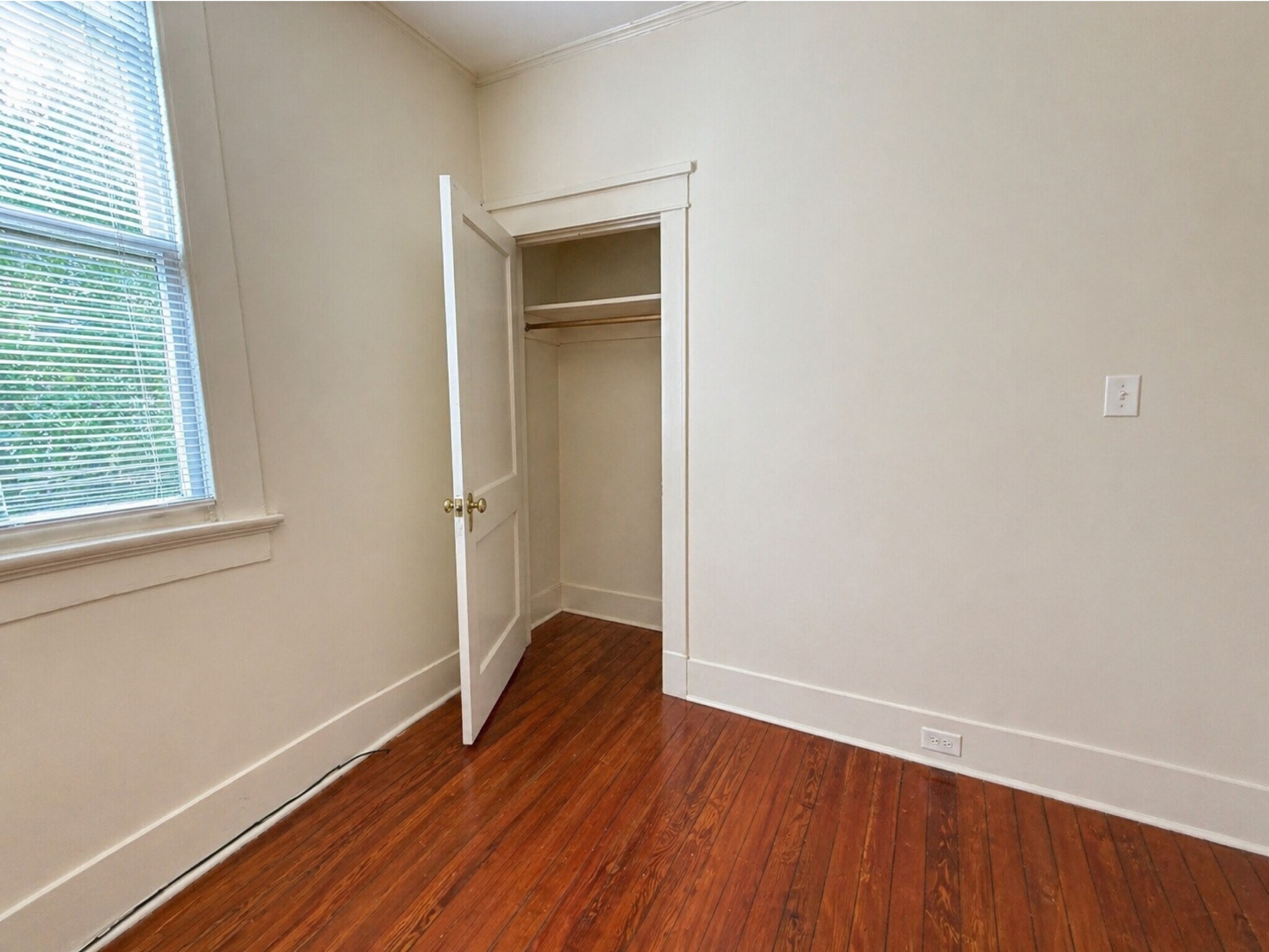 Building Photo - 2035 Joseph St