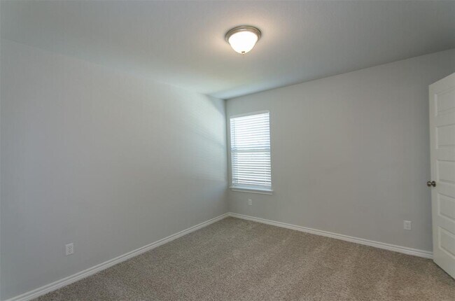 Building Photo - 2136 Pecan Island Dr