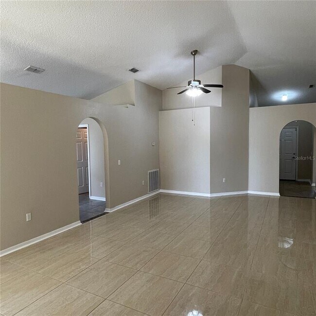 Building Photo - 2317 Walnut Canyon Dr