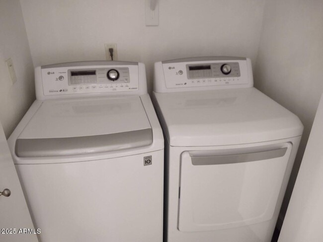 Building Photo - 4114 E Jojoba Rd