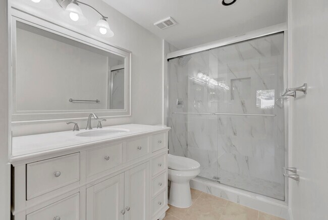 Building Photo - 15364 Lakes of Delray Blvd