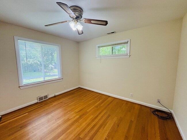 Building Photo - 709 Barringer Dr