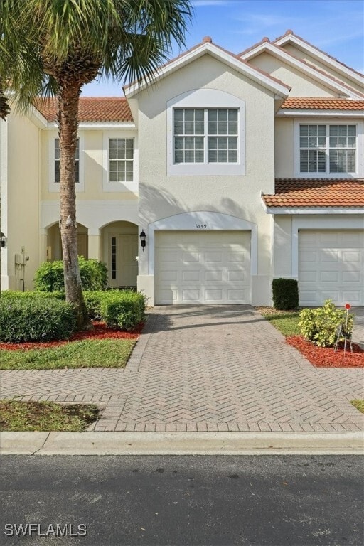 Building Photo - 1059 Albany Ct